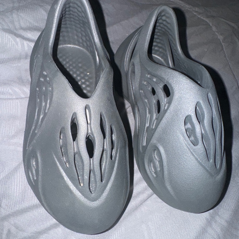 adidas Yeezy Foam RNR